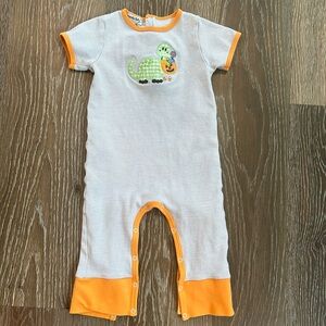 Magnolia Baby Halloween dinosaur pumpkin pajamas EUC 18M